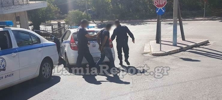 Επιασαν στα πράσα Ρομά να ληστεύουν σπίτι στη Λαμία (εικόνες)